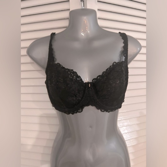 Victoria’s Secret black lace and mesh Demi bra size 34DD - Picture 1 of 4